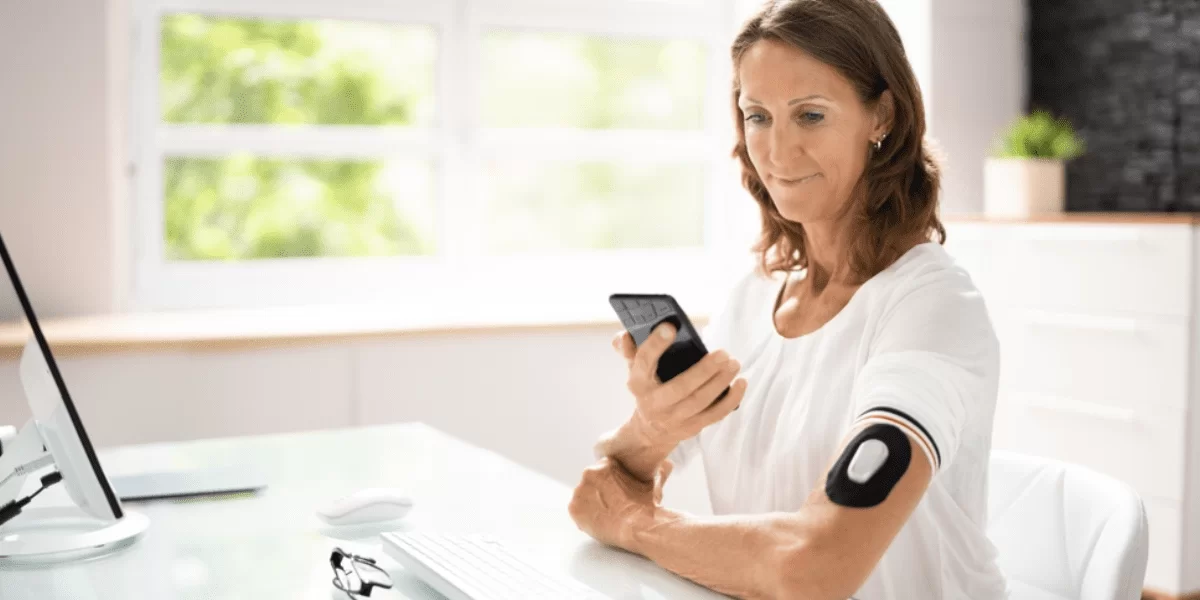 From Vital Signs to Insights: A Guide to Modern Monitoring Devices